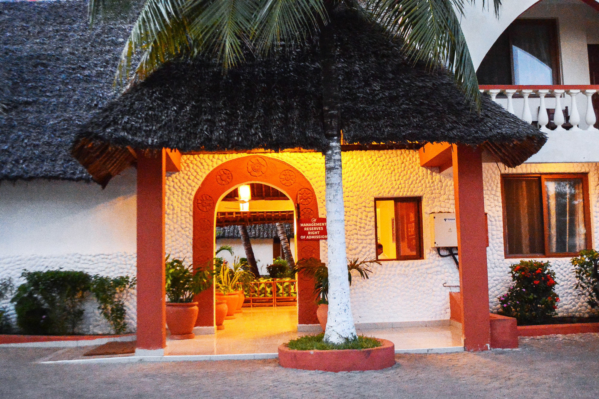 Prideinn Hotel Diani Praia de Diani Exterior foto